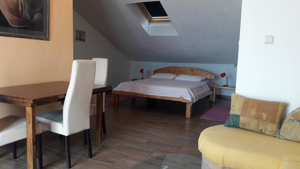 Apartments Velic ツリクヴェニツァ エクステリア 写真